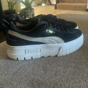 Puma Platform Sneakers Black and White Women’s Size 7.5